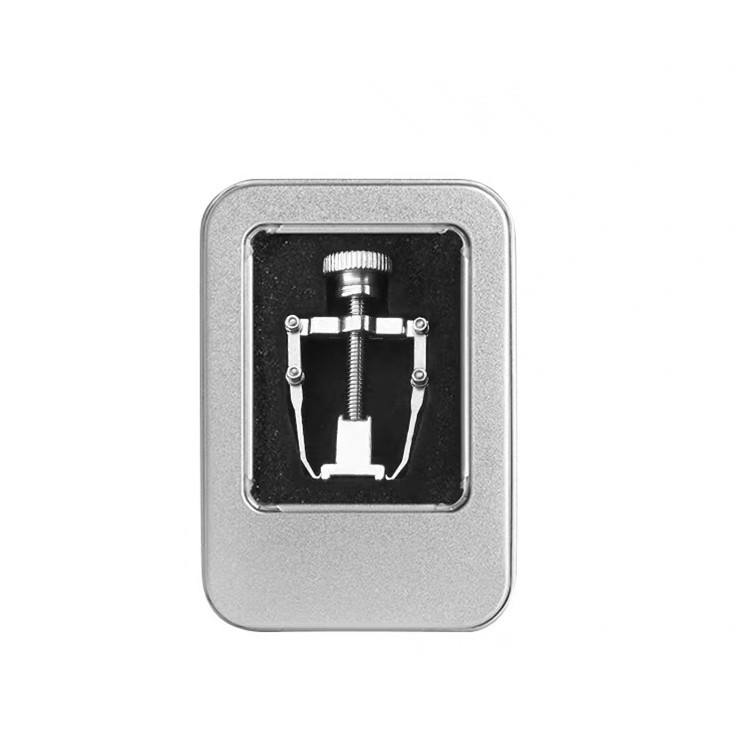 ตัวเรือนเหล็กสีเงิน