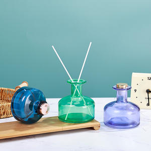 Bouteille diffuseur à roseaux en <span class=keywords><strong>verre</strong></span> personnalisée OEM ODM grande capacité 200ml 300ml multicolore unique avec bâtonnets et bouchon - Product Image 3