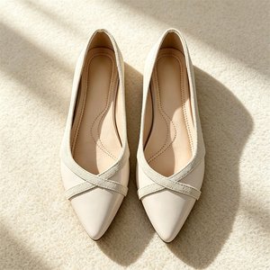 Chaussures plates à bout pointu pour femmes, en daim verni noir, talon bas, chaussures plates habillées, logo personnalisé, respectueuses de l'environnement - Product Image 6
