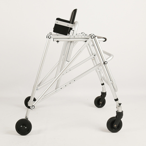 Ruedas <span class=keywords><strong>de</strong></span> bloqueo Walker y rehabilitación plegable Aluminio Pediátrico Posterior Walker Entrenamiento <span class=keywords><strong>de</strong></span> entrenamiento <span class=keywords><strong>de</strong></span> marcha plegable - Product Image 1