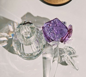 크리스탈 로즈의 명예 붉은 꽃 녹색 잎 K9 크리스탈 꽃 유리 공예 선물 기념품 테이블 장식 - Product Image 4