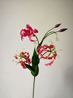 M898 Hochzeitsvase Hotel Blumenarrangement Lebensechte Hochwertige Luxuriöse Realistische Seiden-Kunstblumen Gloriosa Flaming Lily