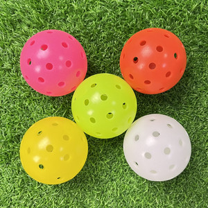 Pickleball sans couture extérieur de haute qualité approuvé par l'USAPA pour le ballon de <span class=keywords><strong>cornichon</strong></span> de compétition - Product Image 5
