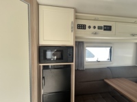 Caravane de voyage moderne pour 4 personnes, norme australienne, châssis AL-KO en aluminium, légère, facile à remorquer, cuisine complète, salle de bain, pour la famille
