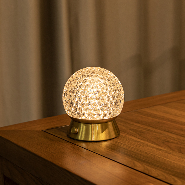Luxury Modern Crystal Ball Lamp Designer Led CordlessTable Light for Bedside Bedroom Hotel Crystal Touch Rechargeable Table Lamp