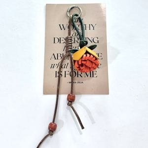 Sac à main en cuir avec fleur, nouveau style du début du printemps, couleur assortie, exquis, petit pendentif, accessoires faits à la main, haute qualité - Product Image 6