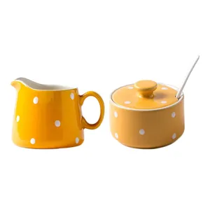别致的圆点陶瓷糖和奶精套装，含勺子奶精，用于咖啡和茶