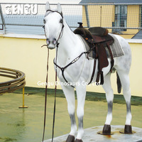 Décoration de parc à thème Modèle de cheval en métal grandeur nature à simulation élevée pour centre commercial et aéroport personnalisable
