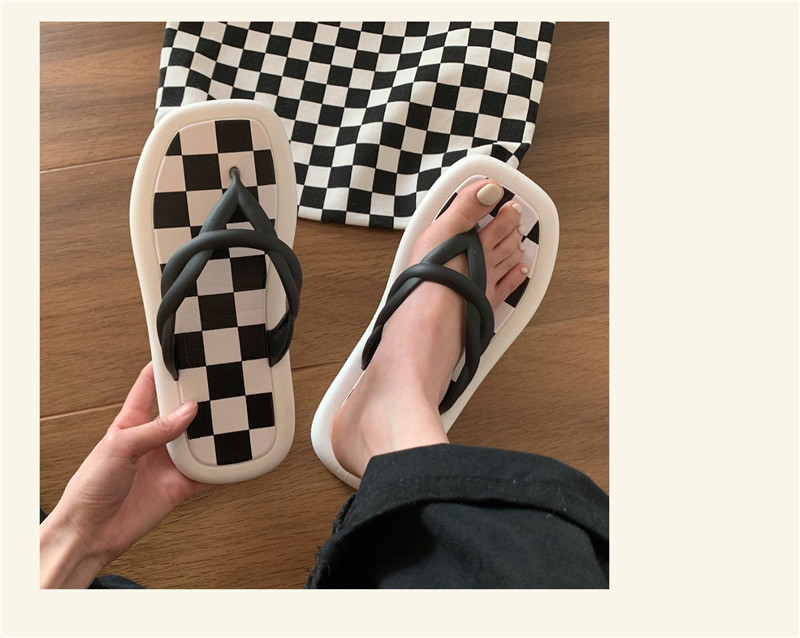 Summer Beach Slippers Ladies Leather Flip flops Soft Printed Flip Flops Slippers
