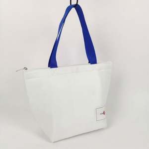 Sac isotherme pour aliments en toile écologique résistant à l'isolation thermique Sac fourre-tout isotherme personnalisé Sac à lunch isotherme pour pique-nique facile à transporter - Product Image 4