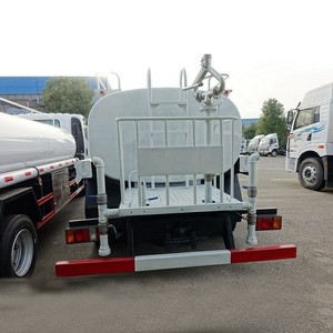 Camión Cisterna de Agua ISUZU ELF KV100 4x2 Diésel, Mini, 5000L, con Bomba, en Venta - Product Image 4