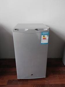 Réfrigérateur <span class=keywords><strong>solaire</strong></span> rechargeable 71L pour véhicule et usage domestique, alimentation CC 12V/24V 43W, énergie <span class=keywords><strong>solaire</strong></span> CC - Product Image 2