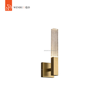 Lampe murale de luxe en verre cristal Linear Lead Crystal Glass en or brossé pour villa, hôtel, salon