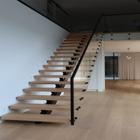 Escalier flottant moderne sur mesure Anewson avec marches en bois massif et garde-corps en verre pour villa