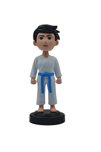 Figurine décorative Bobblehead d'artiste martial avec pose dynamique pour la décoration intérieure, la présentation sur le bureau et comme cadeau de collection - Product Image 2