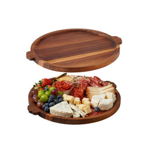Plateau de service en bois le plus vendu, plateau de service artisanal en bois naturel pour la présentation des aliments, décoration de table de cuisine et de salle à manger, en vente - Product Image 4