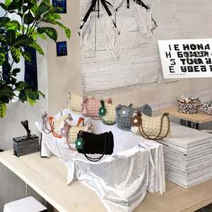 Sac bandoulière simple et personnalisable pour femme tendance avec une seule sangle et fermeture éclair en similicuir vente en gros - Product Image 3