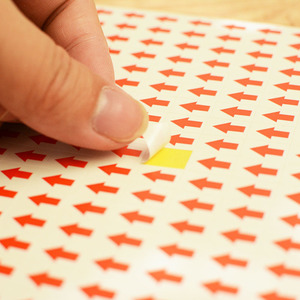 สติกเกอร์กระดาษแข็งกันน้ำแบบลอกและติด สี<span class=keywords><strong>แดง</strong></span> ลายลูก<span class=keywords><strong>ศร</strong></span> สำหรับการตรวจสอบคุณภาพในโรงงานและทำเครื่องหมายสิ่งที่ผิดปกติ - Product Image 2