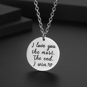 Collar transfronterizo con colgante de acero inoxidable de moda, insignia militar chapada en oro, nicho grabado, moda inspirada en perlas - Product Image 1