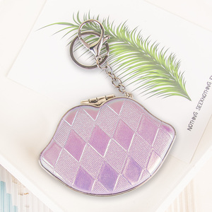 Miroir compact portable en similicuir Lèvres Sexy, porte-clés en métal plaqué argent, double verre HD, miroir de sac à main - Product Image 1