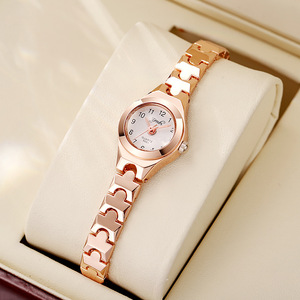 Montre pour femme avec bracelet en acier, montre à quartz, petite taille, style professionnel, montre de mode de niche - Product Image 4