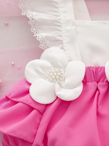 Vestito Estivo per Bambine con Decorazione Floreale Tridimensionale, Spalline, Pizzo Plissettato, Piccola Manica a Volant e Fiore di Perle - Product Image 4