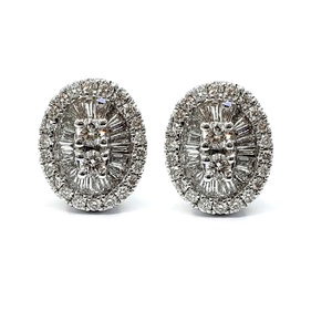 Boucles d'oreilles solitaires plaquées or 18 carats pour femme, bijoux tendance en forme d'ovale avec diamants baguette effilés pour mariage - Product Image 1