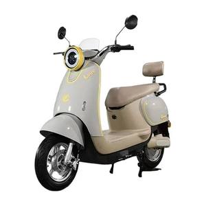 Nouveau Scooter Électrique Q6 2026 – Le Meilleur Vendeur, Design Attrayant, Vitesse 50-60 km/h, Moteur à Disque – Meilleur Prix Chine - Product Image 2