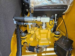 Mini-excavatrice sur chenilles CAT 307 d'occasion, excavatrice compacte hydraulique avec godet pour la construction - Product Image 5