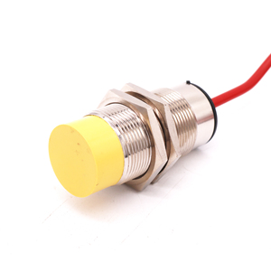 เซ็นเซอร์วัดระยะแบบคาปาซิทีฟ ทนอุณหภูมิสูง ระยะมาตรฐาน 15 มม. AC 2 สาย - Product Image 1