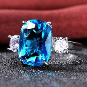 Bague de mariée en zircon bleu aqua pour femme, bijou de doigt élégant et étincelant pour mariage - Product Image 4