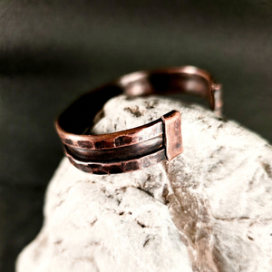 Orain Handicraft Brazalete de Cobre Puro Antiguo Hecho a Mano, Diseño de Doble Banda, Martillado a Mano, Acabado Pulido de Alto Brillo, Rústico y Forjado, Curativo - Product Image 1