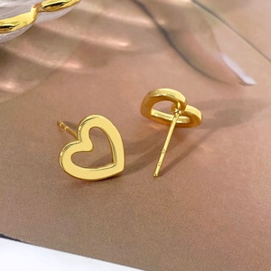 Pendientes Minimalistas de Estrella, Chapados en Oro de 18K, con Diseño Coreano de Cruz y Corazón, para Chicas - Product Image 3