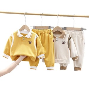 2025 bébé garçon nouveau à la mode vêtements pour bébés élégant à manches longues automne <span class=keywords><strong>sweat</strong></span> ensemble décontracté bouton printemps à la mode dessin animé - Product Image 5