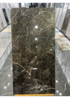 Tout nouveau vente directe d'usine moderne antidérapant ligne d'or carreaux de marbre noir 600*1200 adapté au restaurant de sol de mur intérieur