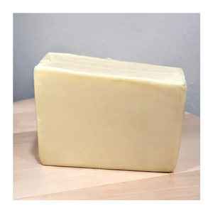 Bloque de Queso Mozzarella de Alta Calidad para Ensaladas, Rebanable, con Aceite de Oliva, Humectante, Sin Gluten, Semi-Duro, para una Recepción sin Preocupaciones - Product Image 1