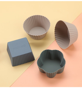 Moldes de Silicona Redondos en Forma de Corazón, Paquete de Doce Unidades, de Grado Alimenticio, para Postres y Aperitivos en Fiestas de Primavera - Product Image 2