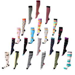 Kadınlar ve erkekler için açık spor varis çorabı çok renkli koşu elastik bisiklet basınç çorap