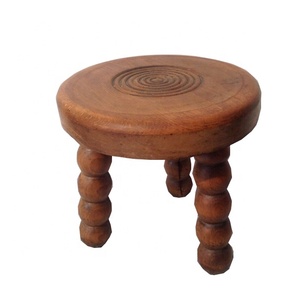 <span class=keywords><strong>Tabouret</strong></span> <span class=keywords><strong>en</strong></span> <span class=keywords><strong>bois</strong></span> rétro français avec plateau <span class=keywords><strong>rond</strong></span> et trois pieds de style traiteuse/marron pour salon - Product Image 1