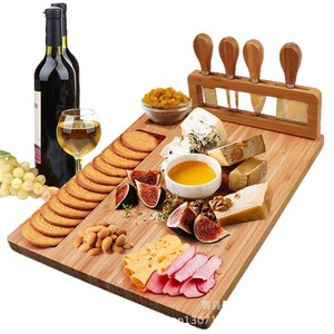 Planche à fromage en bambou Caoxian Tongxuan Pavilion 35,5x28x1,5 avec ensemble de couteaux pour usage en cuisine - Product Image 3