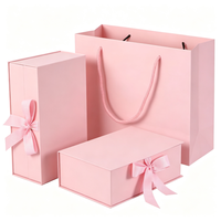 Sac en papier rose et boîte cadeau rigide à fermeture magnétique, ensemble cadeau de luxe avec logo imprimé personnalisé pour marque haut de gamme