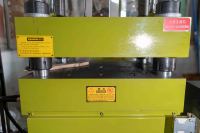 Chine petite machine de moulage par injection plastique de 20 tonnes à 1300 tonnes pour semelle de chaussures en plastique et machine de fabrication de chaussures