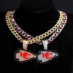 Collane con Ciondolo NFL Kansas City Chiefs all'Ingrosso, Unisex, Classiche Placcate Oro e Argento con Diamanti, Catena Cubana - Product Image 2