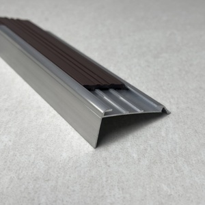 Servicio de Diseño Personalizado de Perfiles Antideslizantes para Escaleras de Aleación de Aluminio con Logotipo para Mayoristas de Materiales de Construcción - Product Image 5