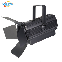 Projecteur de Fresnel ajusté à LED 300W Éclairage de studio de théâtre Éclairage de scène DMX Projecteur de Fresnel RGBW avec zoom automatique