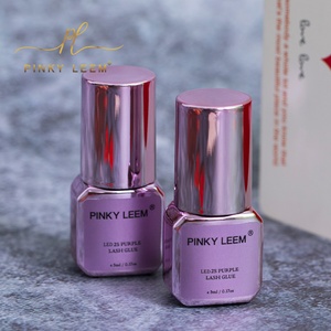 Pegamento para Pestañas de Látex Rosa Claro Personalizado Pinky Leem con Extensión de Pestañas, Secado Rápido, Resistente al Agua, Producto con Luz LED - Product Image 6