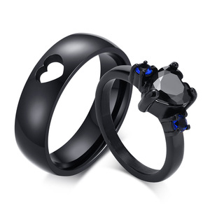 Anillo de Acero Inoxidable Negro para Mujer con Incrustaciones de Circonia Cúbica en Forma de Corazón, Estilo Minimalista, Apilable e Impermeable - Product Image 1