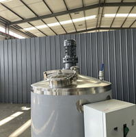 Cuve de mélange robuste en acier inoxydable avec agitateur et moteur AC pour le traitement industriel des peintures et revêtements en poudre, dimensions personnalisables