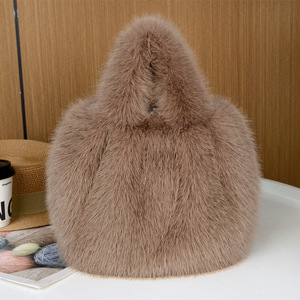 <span class=keywords><strong>Borsa</strong></span> Teddy in Pelliccia Rosa Hot Big Couture Gym Silver con Fodera in Vera <span class=keywords><strong>Pelle</strong></span>, Valigia Soffice a Quadretti <span class=keywords><strong>e</strong></span> <span class=keywords><strong>Jeans</strong></span> - Product Image 5