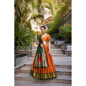 Lehenga Choli en soie jacquard de qualité supérieure avec un design élégant et un travail de tissage Zari parfait pour le mariage et la fête de fiançailles - Product Image 3
